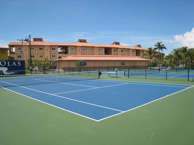 Las Olas Tennis Facility