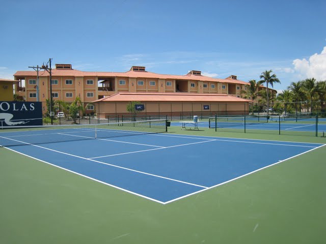 Las Olas Tennis Facility